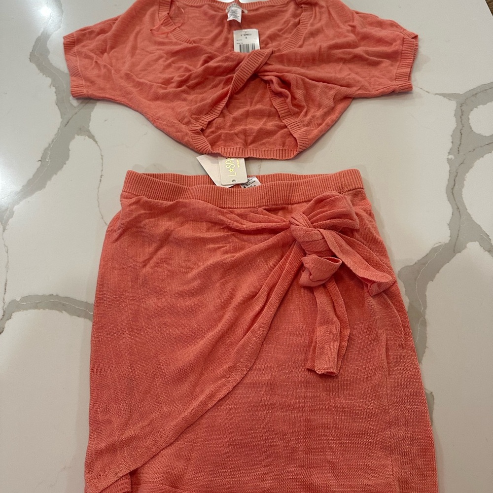 L space set, skirt and crop top